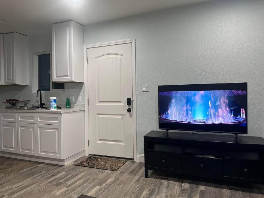 Near Ucd Med. Center Apartment *